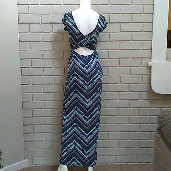 Charlotte Russe Multicolor Geometric Open Back Maxi Dress. Size Medium - Picture 5 of 8